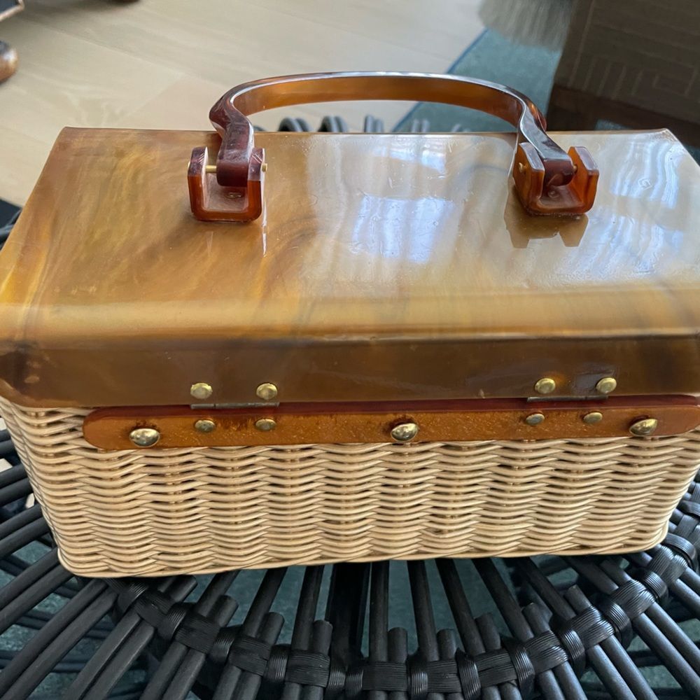 Beautiful Vintage Rattan (looks) handbag      "VINTAGE" - Picture 2 of 14